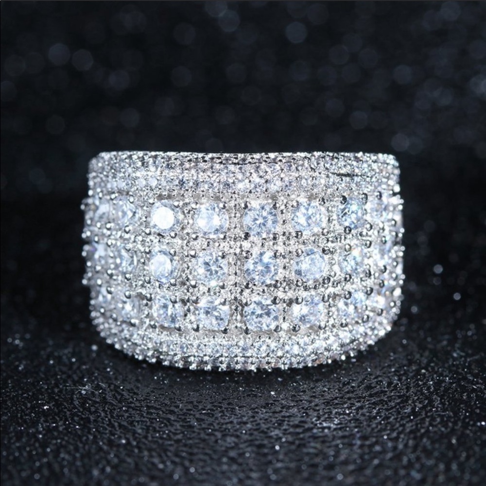 💎Luxury Silver Round Diamond Pave Wide Band Ring - Picture 5 of 9